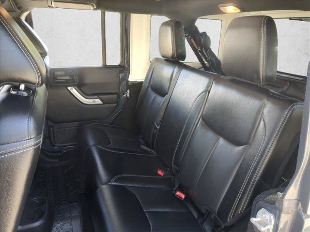 Used 2017 Jeep Wrangler Unlimited Rubicon AWD/4WD image 18