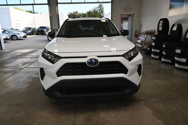 Used 2022 Toyota RAV4 LE AWD/4WD image 2
