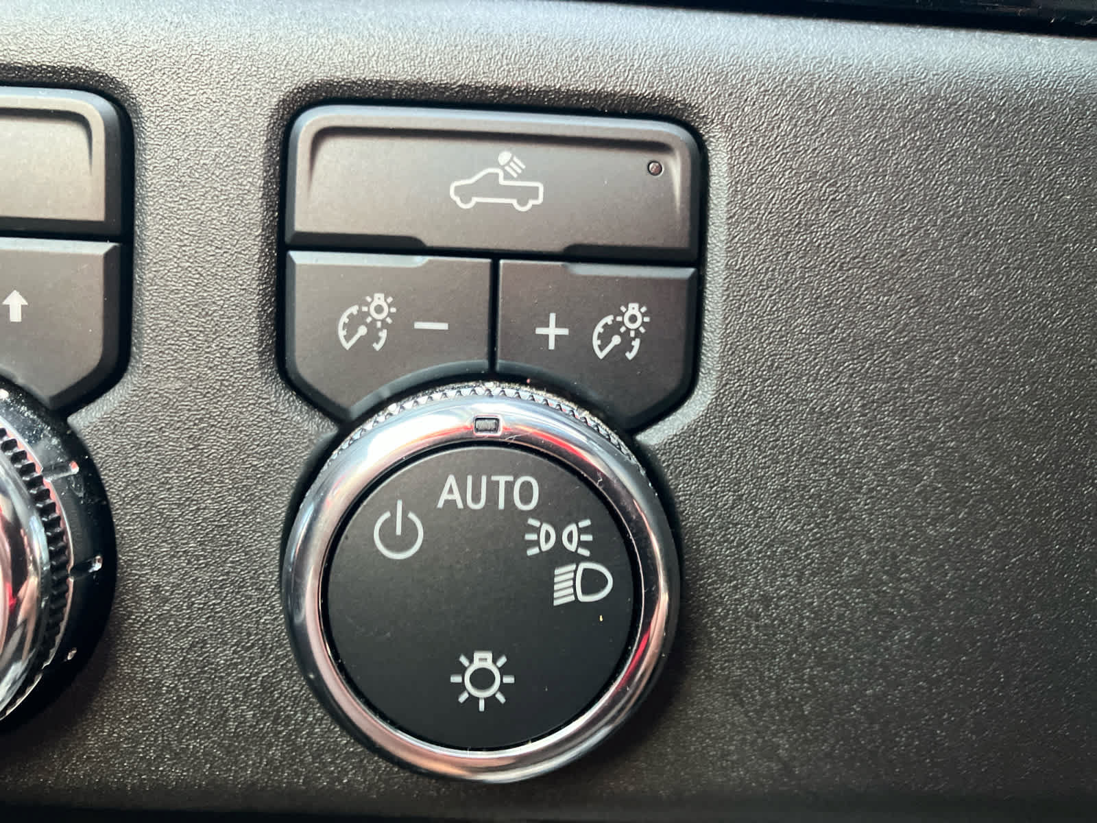 Used 2025 GMC Sierra 1500 SLE AWD/4WD image 16