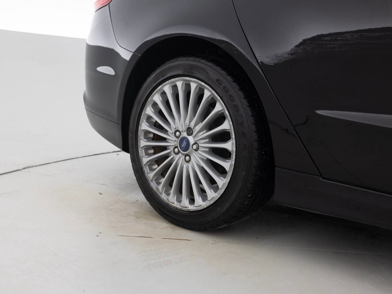 Used 2016 Ford Fusion Titanium image 19