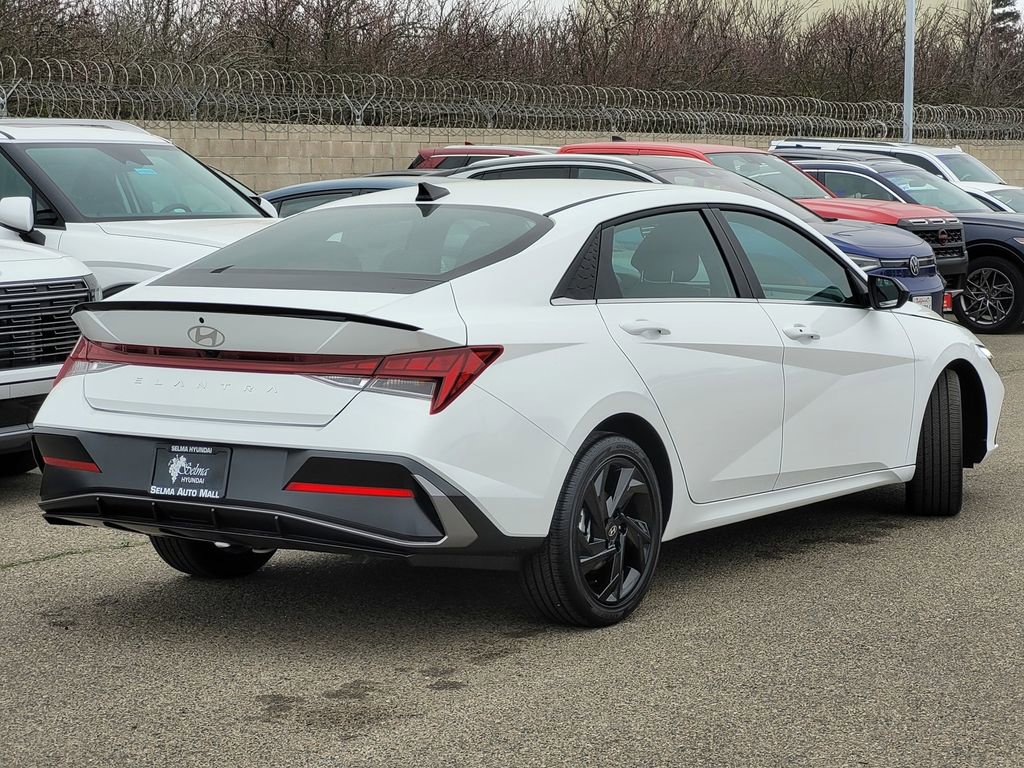 New 2026 Hyundai Elantra SEL Sport Premium FWD image 4