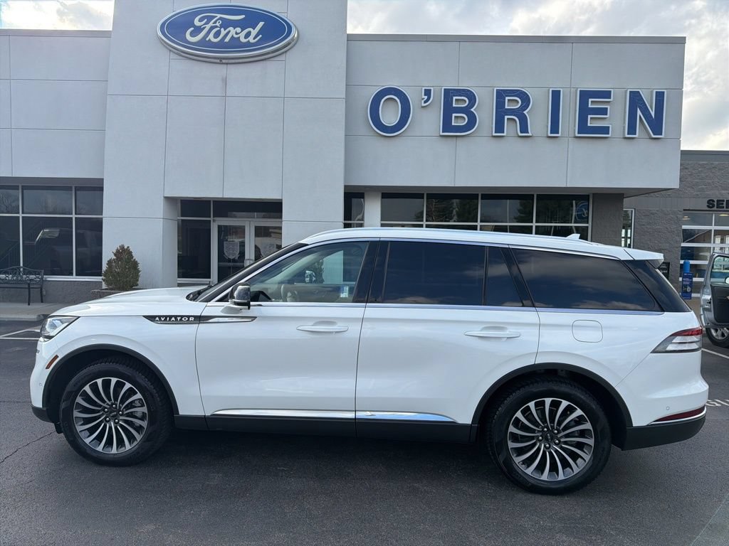 Used 2023 Lincoln Aviator Reserve w/ Equipment Group 201A AWD/4WD image 2