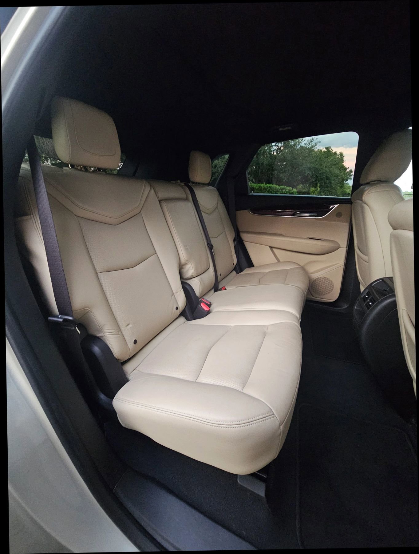 Used 2017 Cadillac XT5 Luxury w/ Driver Awareness Package image 16