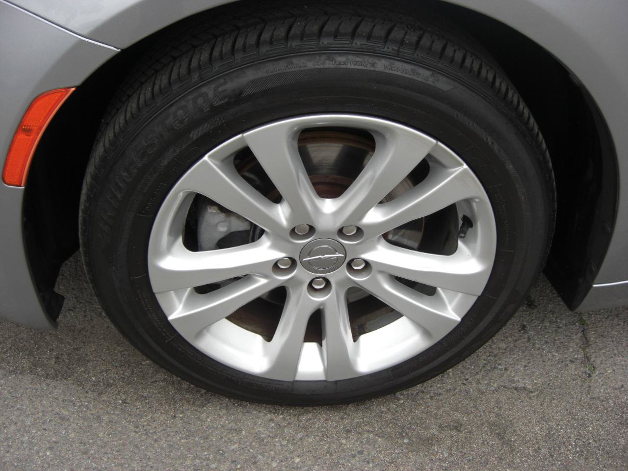 Used 2015 Chrysler 200 Limited FWD image 4