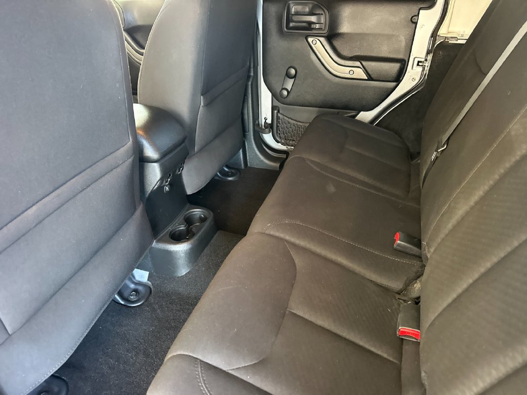 Used 2015 Jeep Wrangler Unlimited Sport AWD/4WD image 11