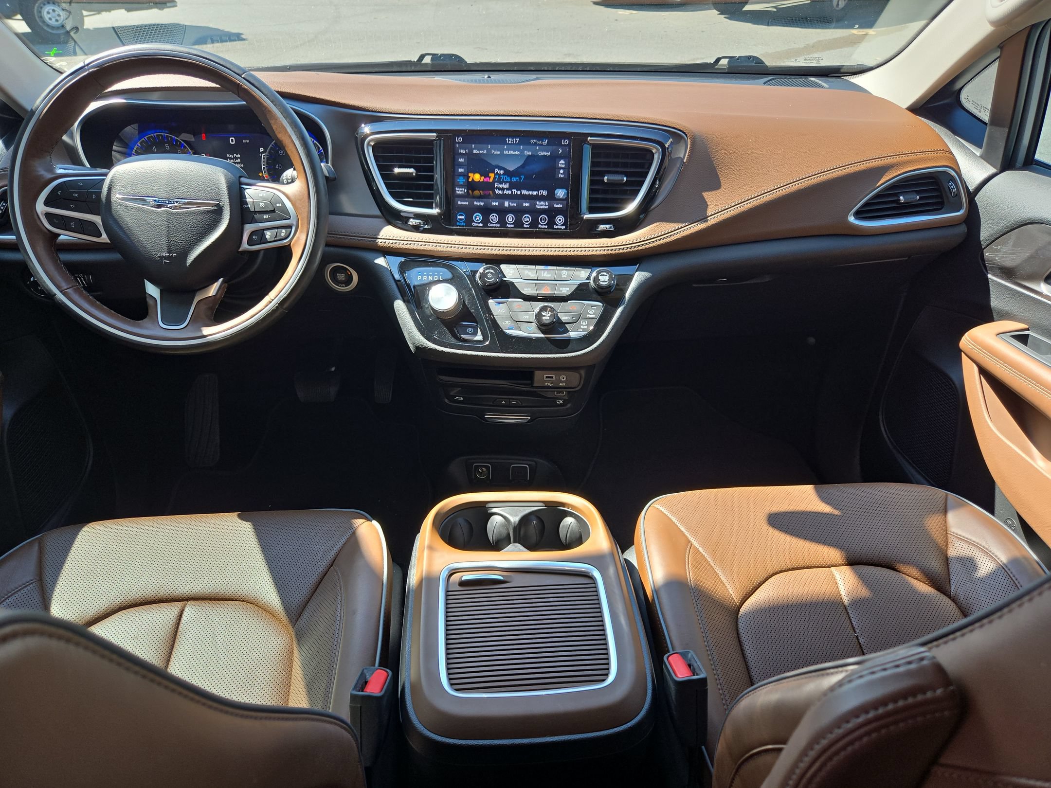 Used 2019 Chrysler Pacifica Limited w/ Advanced Safetytec Group FWD image 10