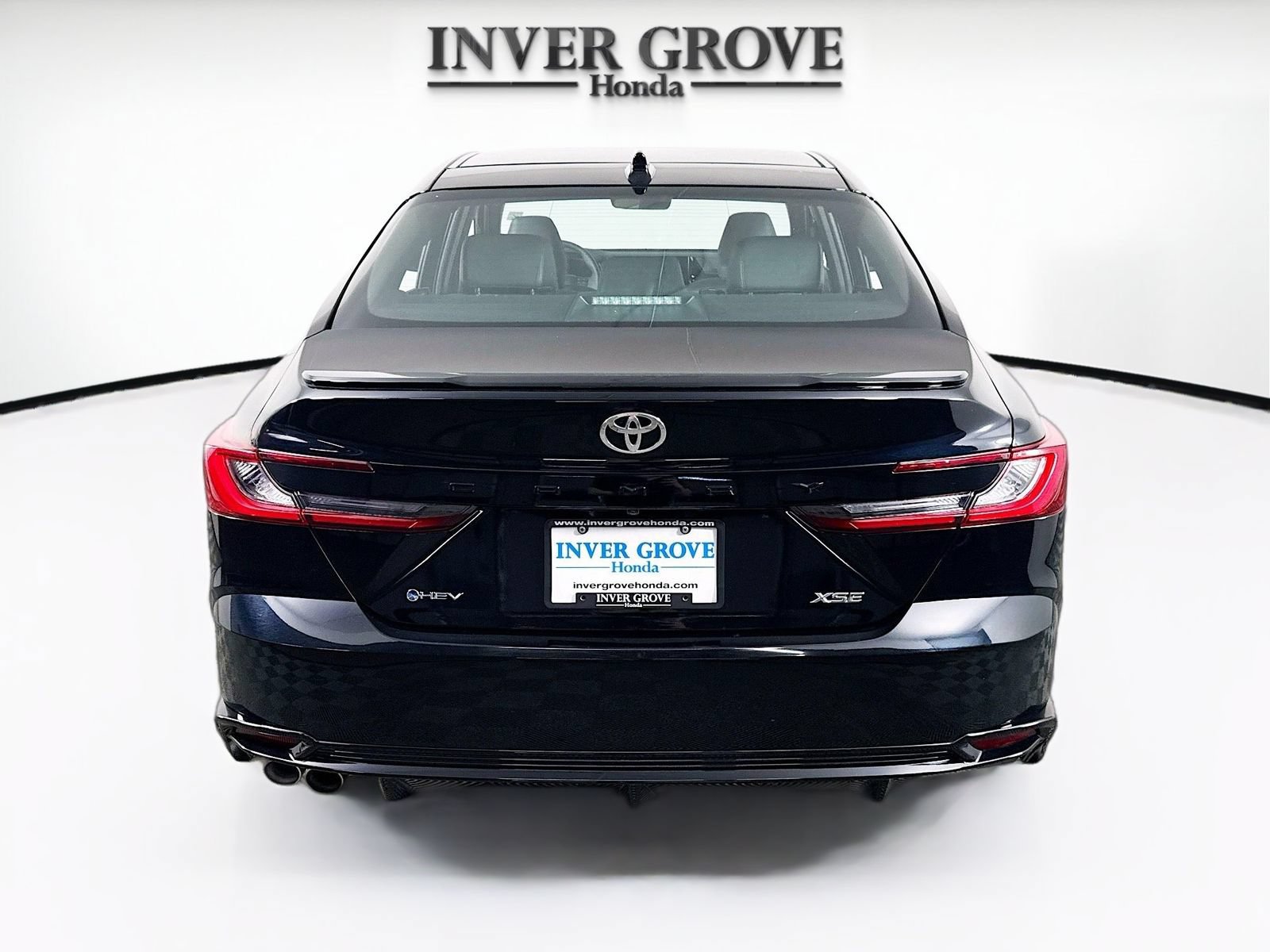 Used 2025 Toyota Camry XSE FWD image 6