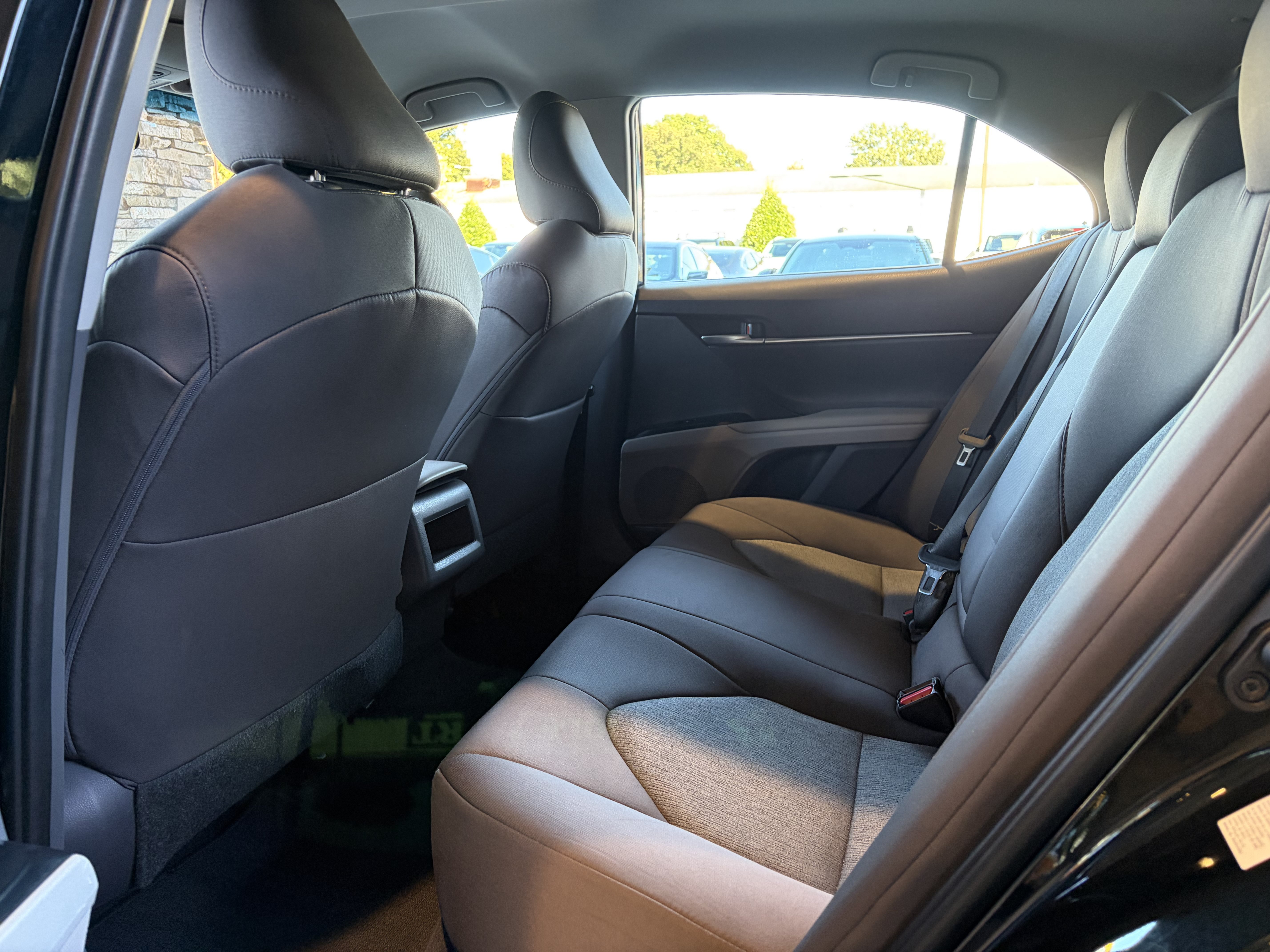 Used 2018 Toyota Camry LE FWD image 20