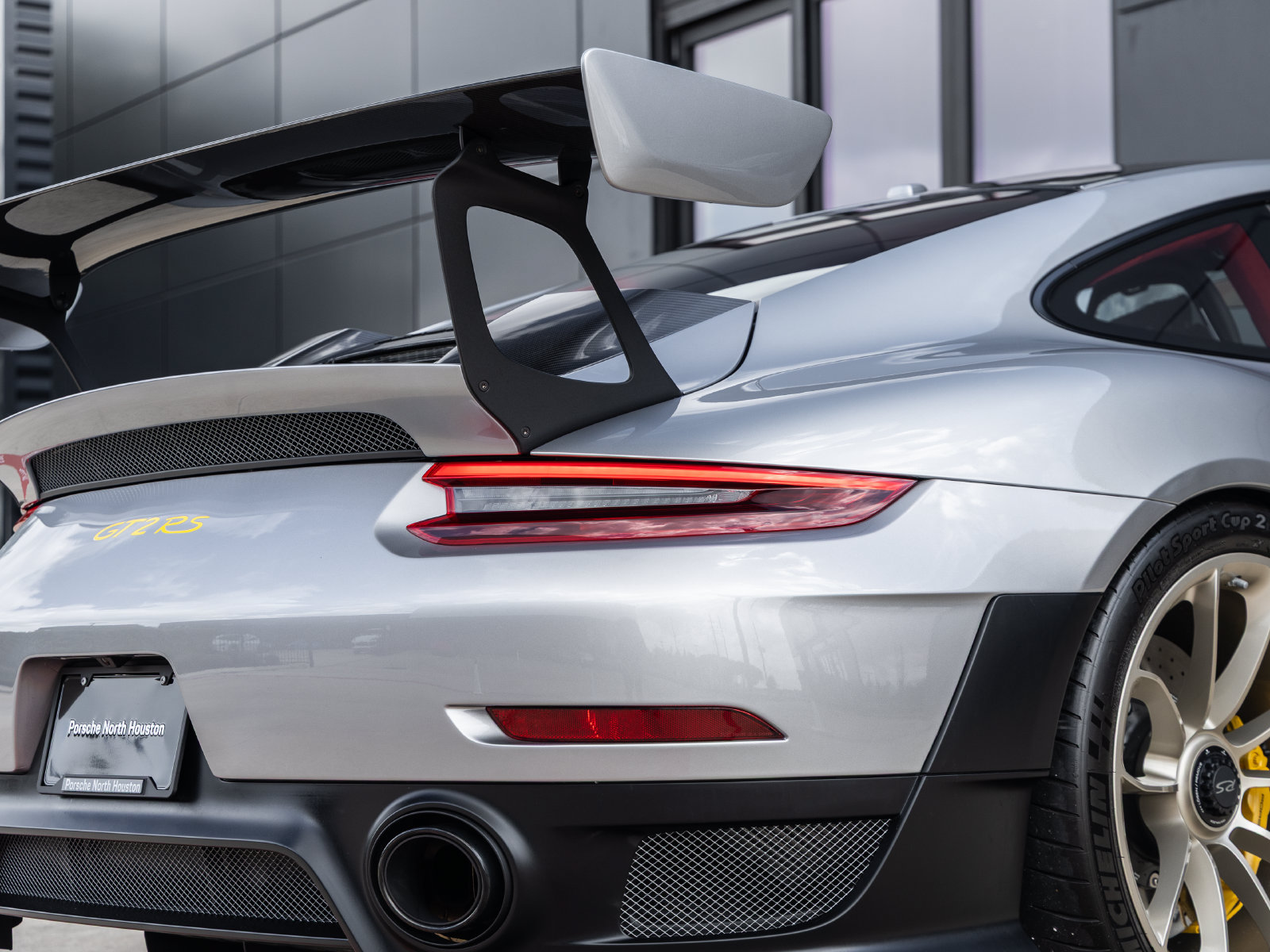 Certified 2018 Porsche 911 GT2 RS RWD image 20