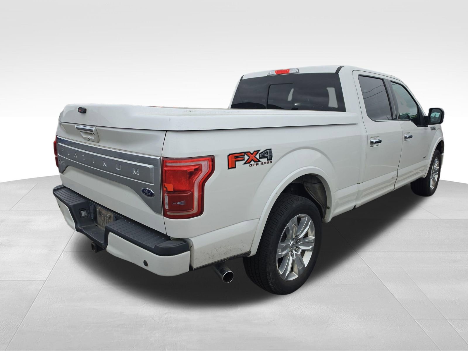 Used 2017 Ford F150 Platinum w/ Equipment Group 701A Luxury AWD/4WD image 5