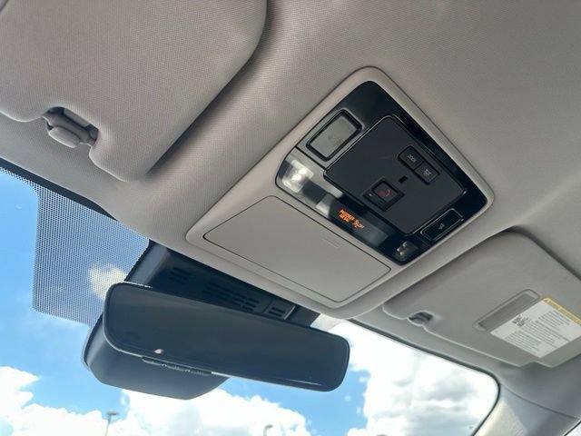Used 2025 Toyota Grand Highlander AWD image 27