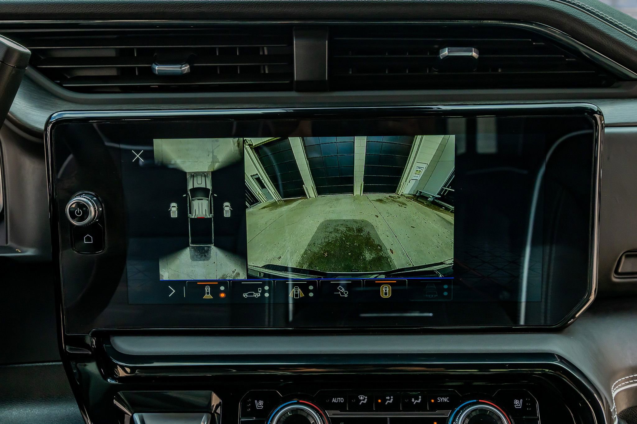 Used 2026 GMC Sierra 2500 AT4X image 26