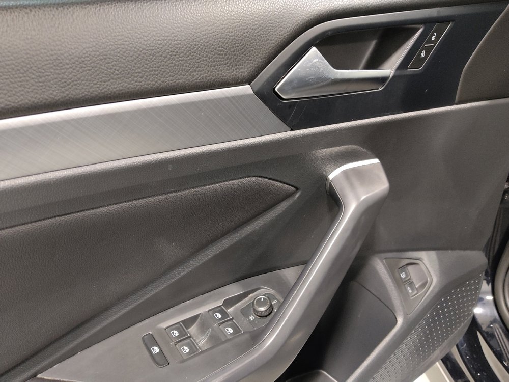 Used 2024 Volkswagen Jetta SE image 27