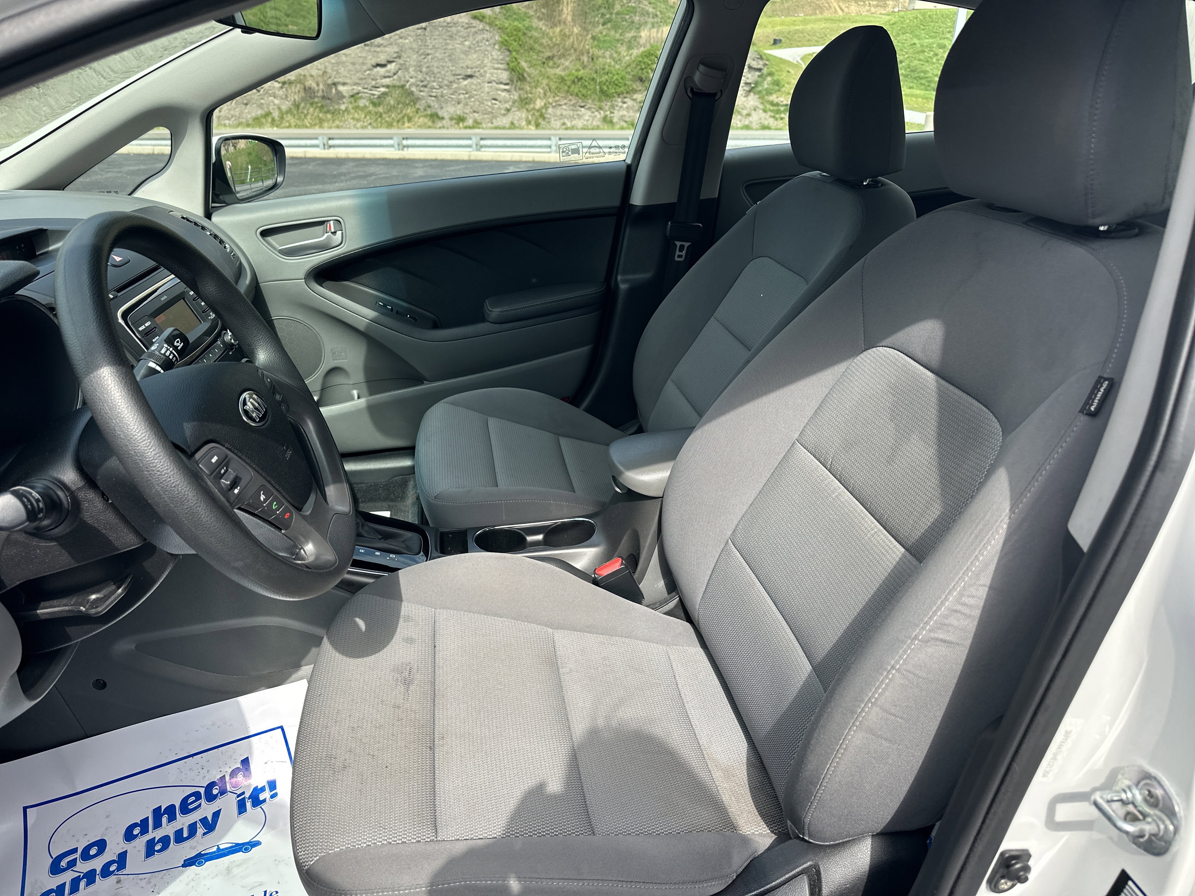 Used 2017 Kia Forte LX image 19