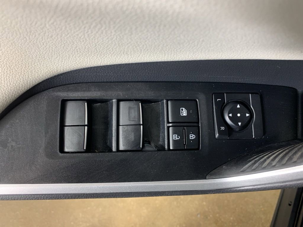 Used 2022 Toyota RAV4 Limited image 19