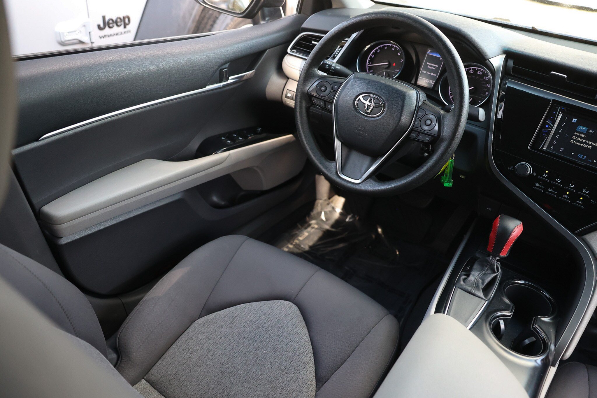 Used 2020 Toyota Camry LE FWD image 23