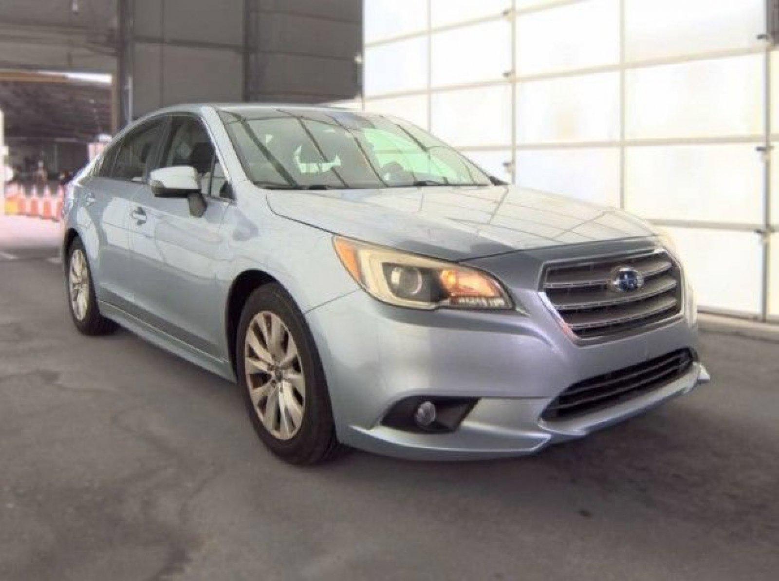 Used 2017 Subaru Legacy 2.5i Premium AWD/4WD image 2