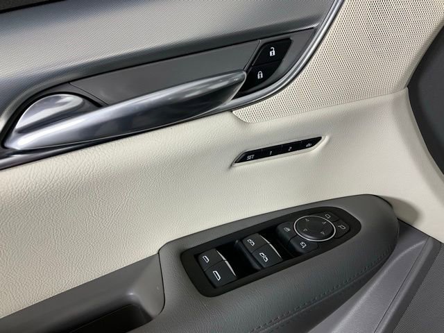 Used 2018 Cadillac XT5 Luxury w/ Driver Awareness Package image 23