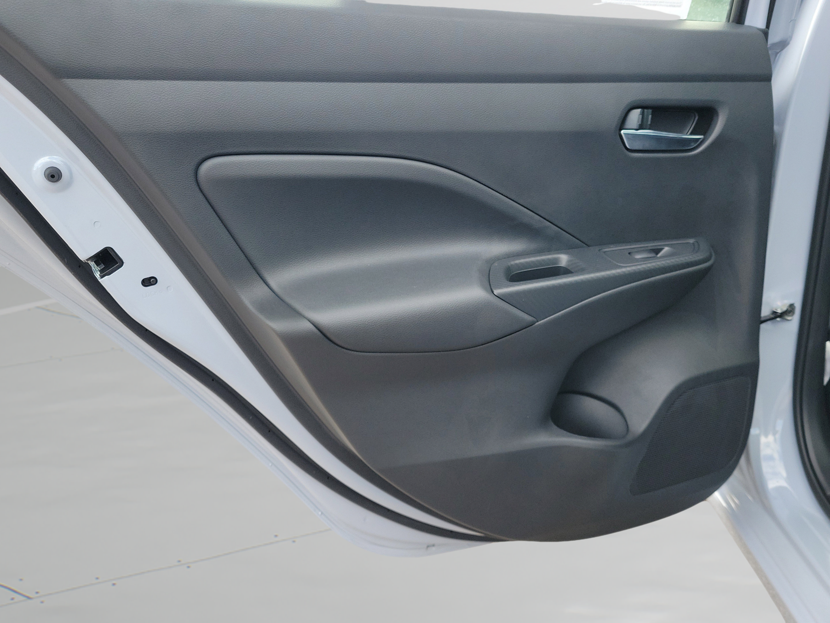 New 2025 Nissan Versa SV w/ Trunk Package FWD image 27