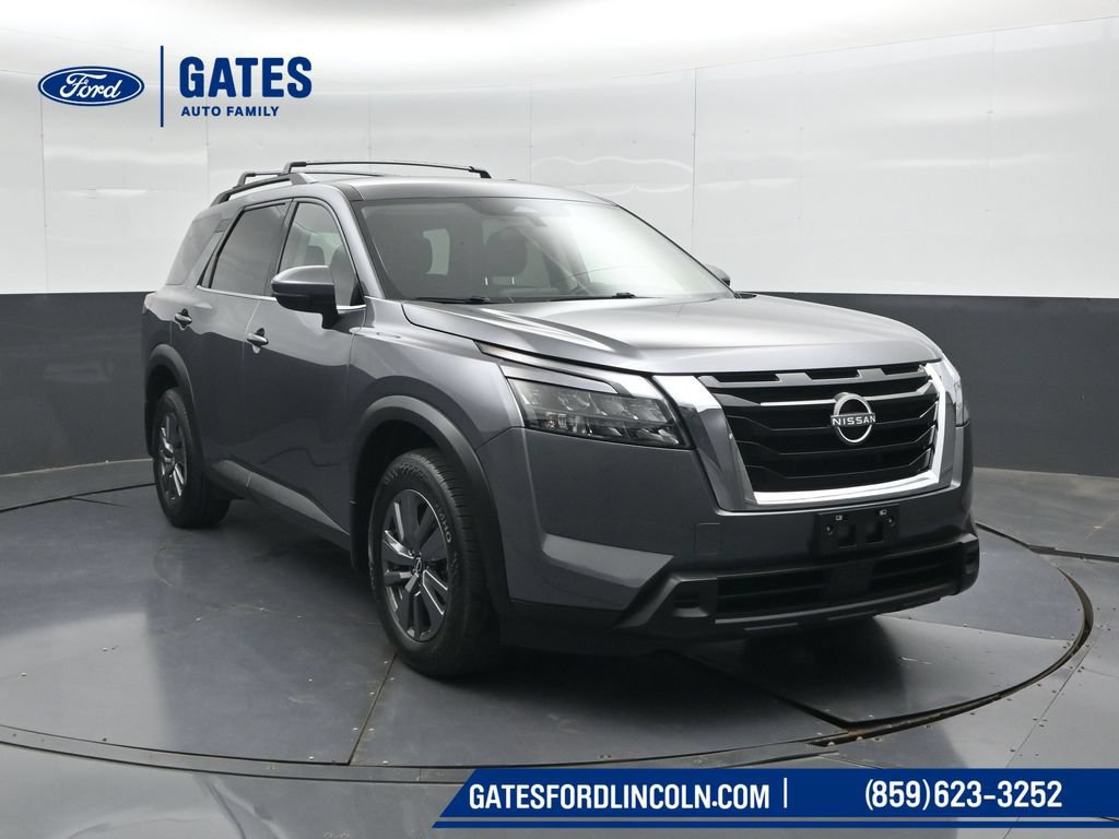 Used 2025 Nissan Pathfinder SV AWD/4WD image 4