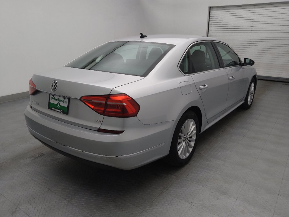 Used 2016 Volkswagen Passat 1.8T SE FWD image 9