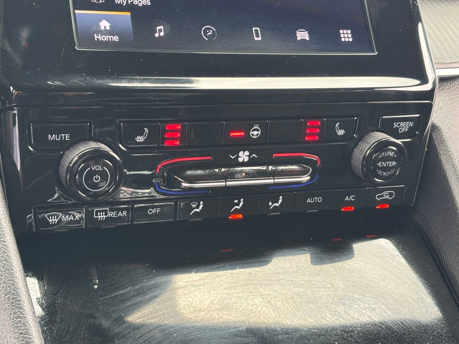 Used 2025 Jeep Grand Cherokee L Altitude image 7