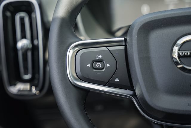 New 2026 Volvo XC40 B5 Plus w/ Protection Package Premier AWD/4WD image 32