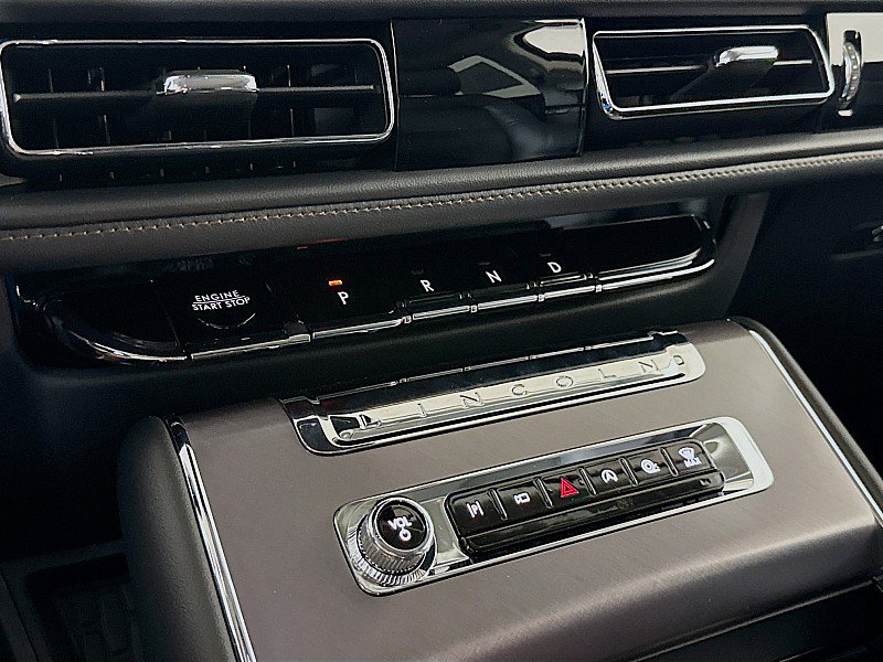 New 2026 Lincoln Aviator AWD image 19