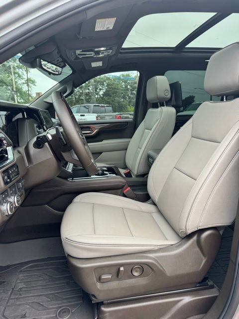 Used 2026 GMC Yukon XL Elevation w/ Elevation Premium Package AWD/4WD image 9