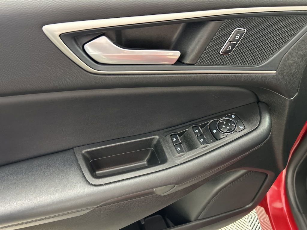 Used 2024 Ford Edge SEL image 12