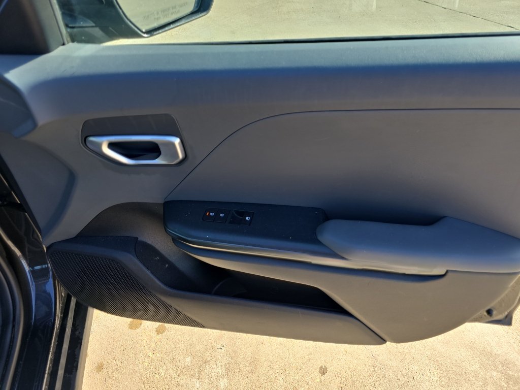 Used 2025 Kia K4 FWD image 14