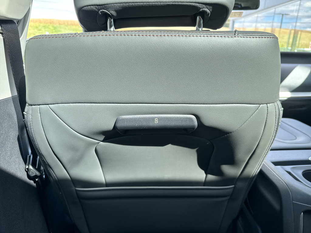 New 2025 Ford Expedition Active image 31