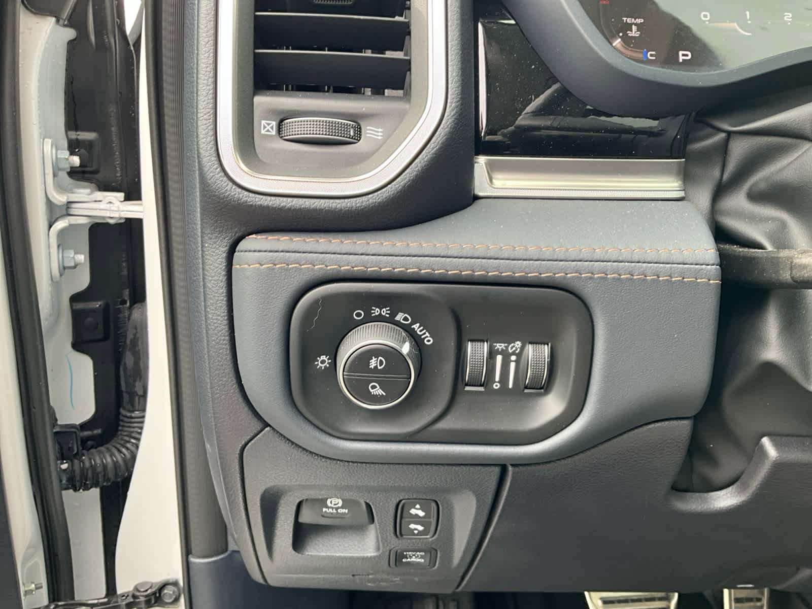Used 2025 RAM 1500 Tungsten w/ Trailer Tow Group AWD/4WD image 25