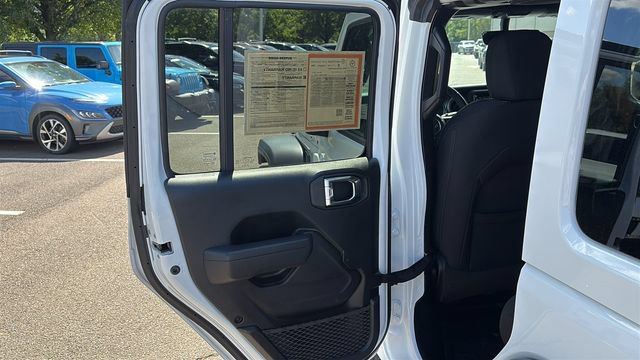 Used 2022 Jeep Wrangler Unlimited Sport w/ Sun And Sound Package AWD/4WD image 19