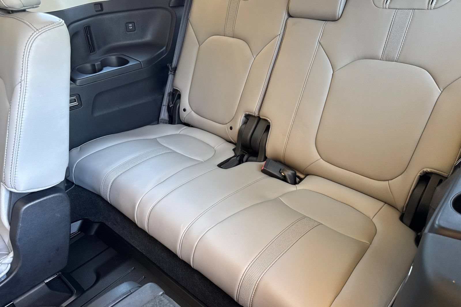 Used 2025 Honda Pilot Touring image 16