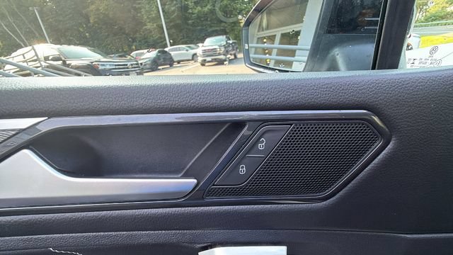 Used 2023 Volkswagen Tiguan SE R-Line AWD/4WD image 17