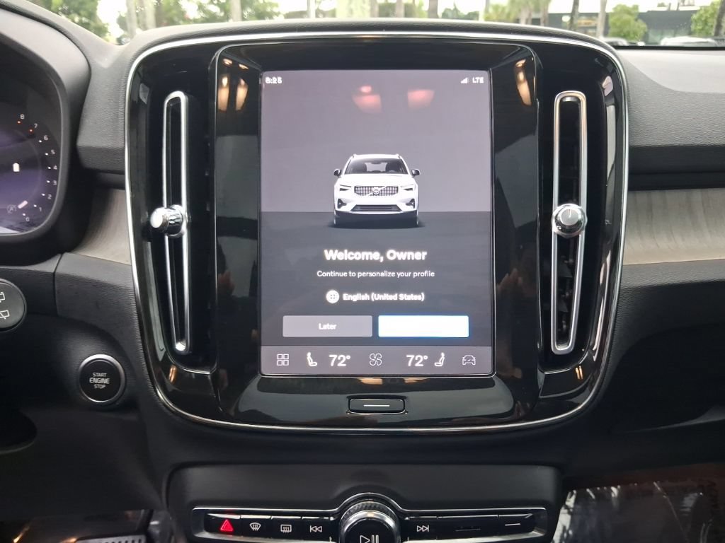 Used 2023 Volvo XC40 B4 Plus w/ Driver Assist Package FWD image 22