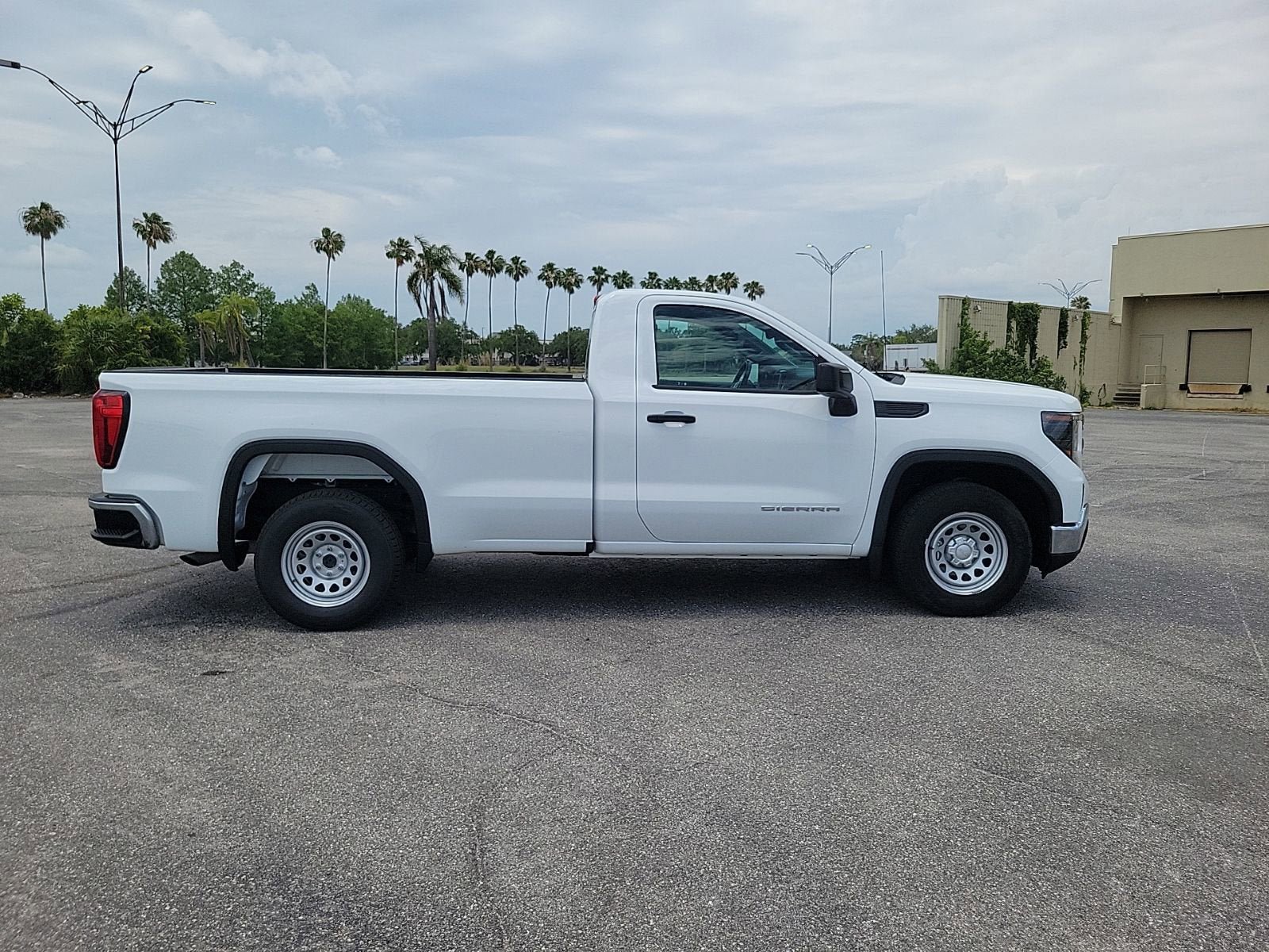 Used 2022 GMC Sierra 1500 Pro w/ Pro Value Package RWD image 4