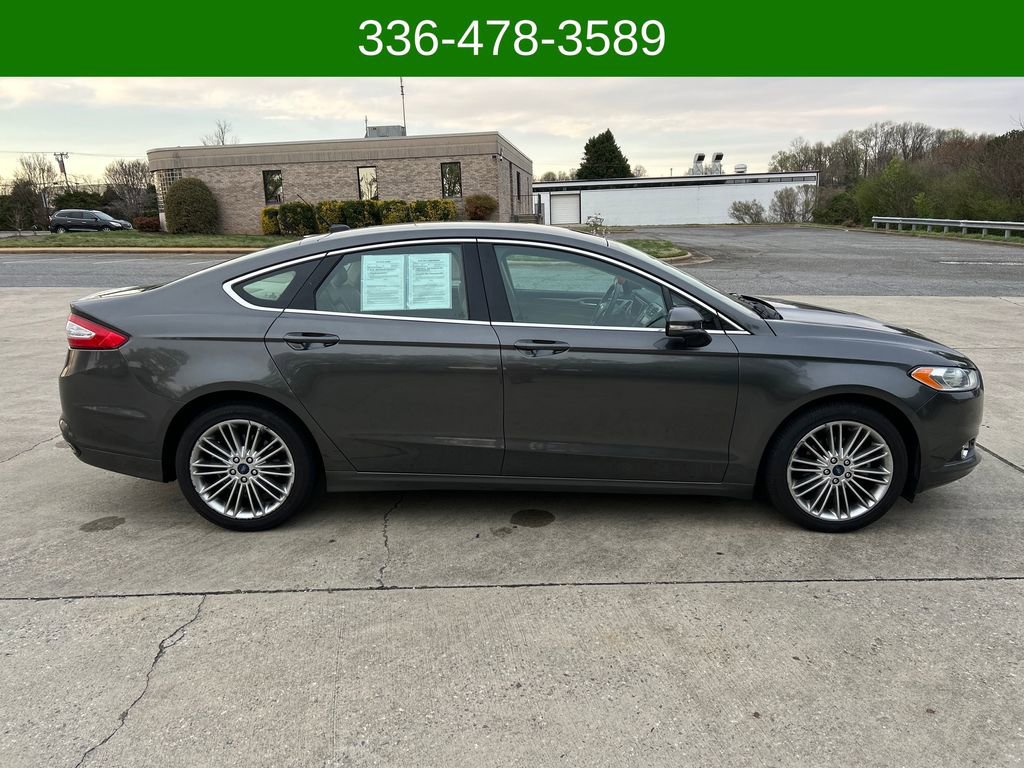 Used 2016 Ford Fusion SE w/ Equipment Group 202A image 6