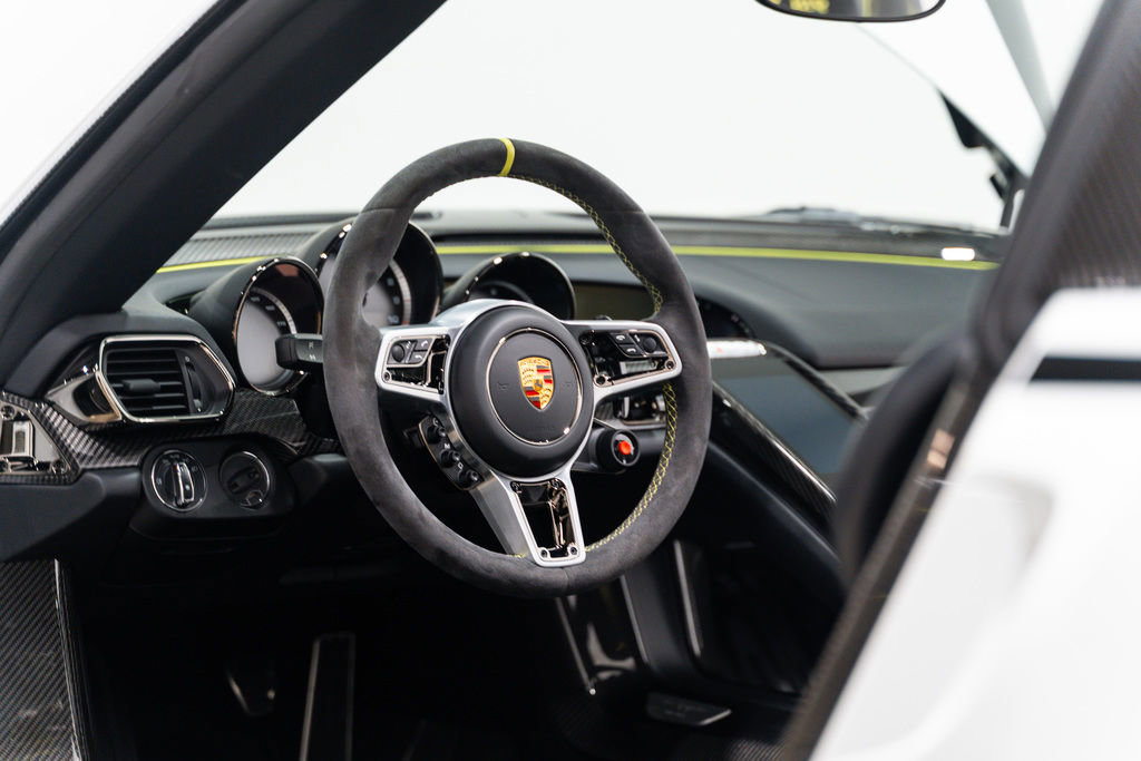 Used 2015 Porsche 918 Spyder image 7