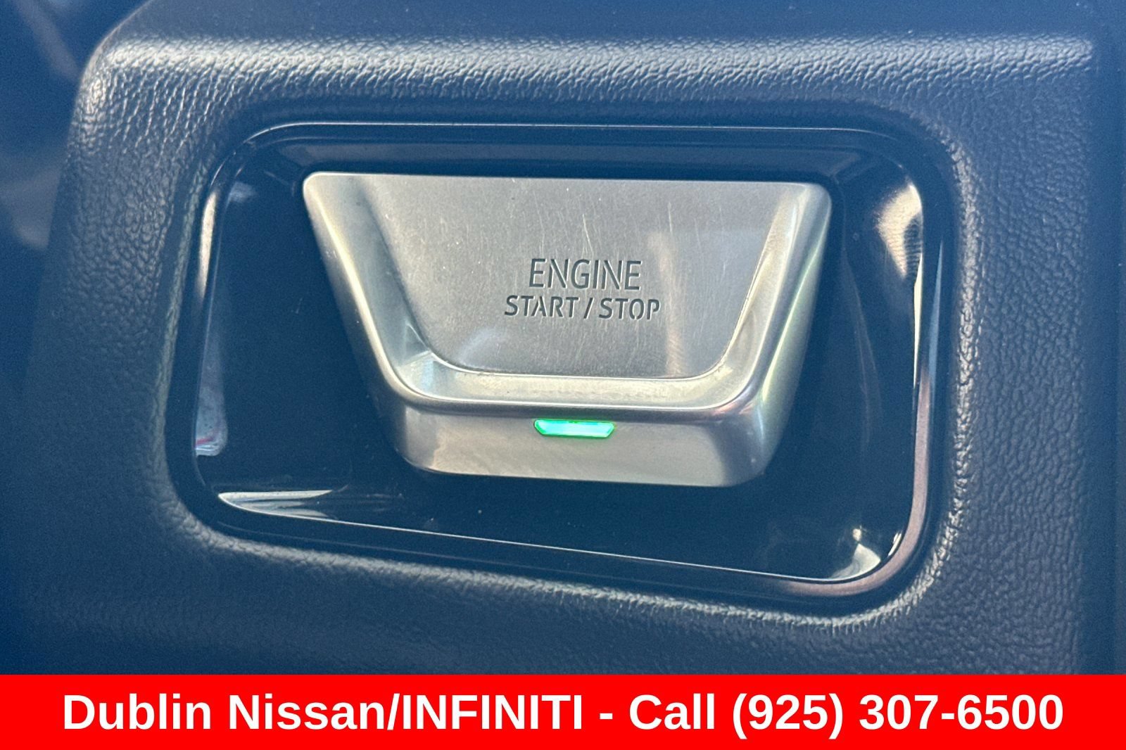 Used 2025 GMC Yukon XL Denali AWD/4WD image 36