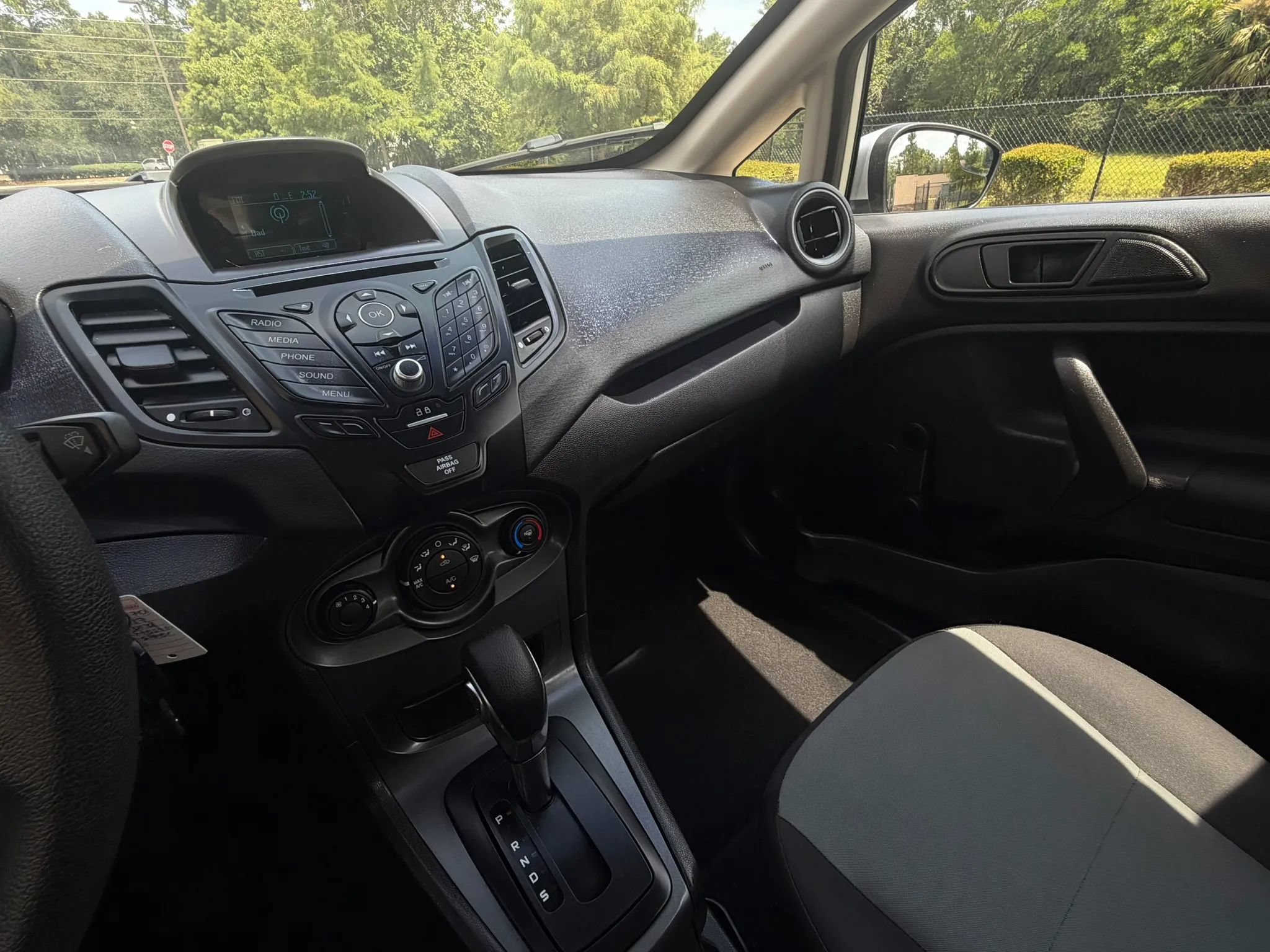 Used 2017 Ford Fiesta S FWD image 19