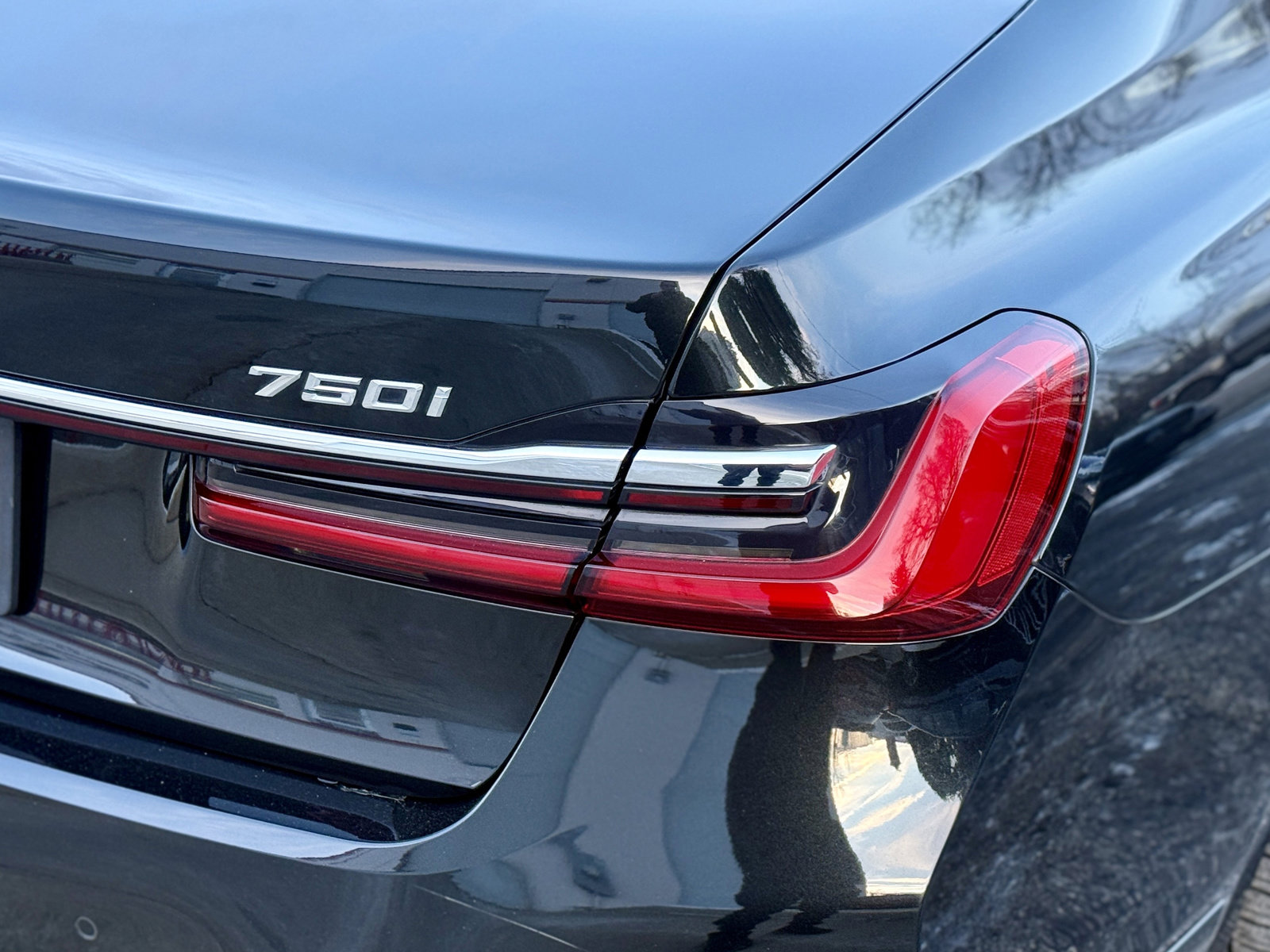 Used 2020 BMW 750i xDrive w/ Executive Package AWD/4WD image 17