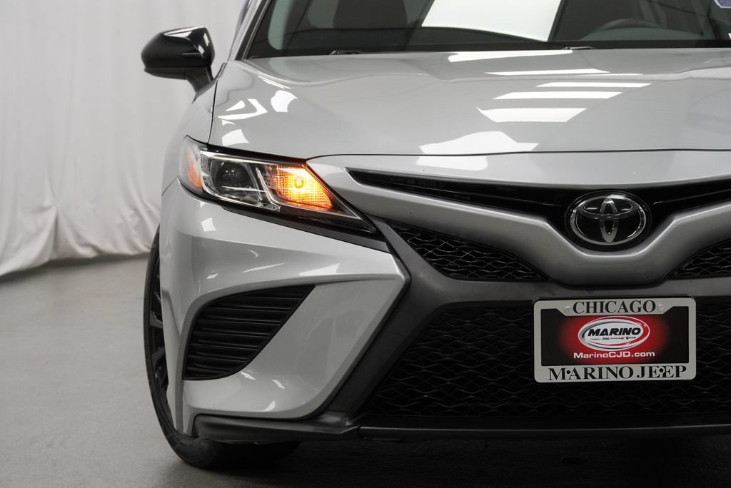 Used 2020 Toyota Camry SE FWD image 6