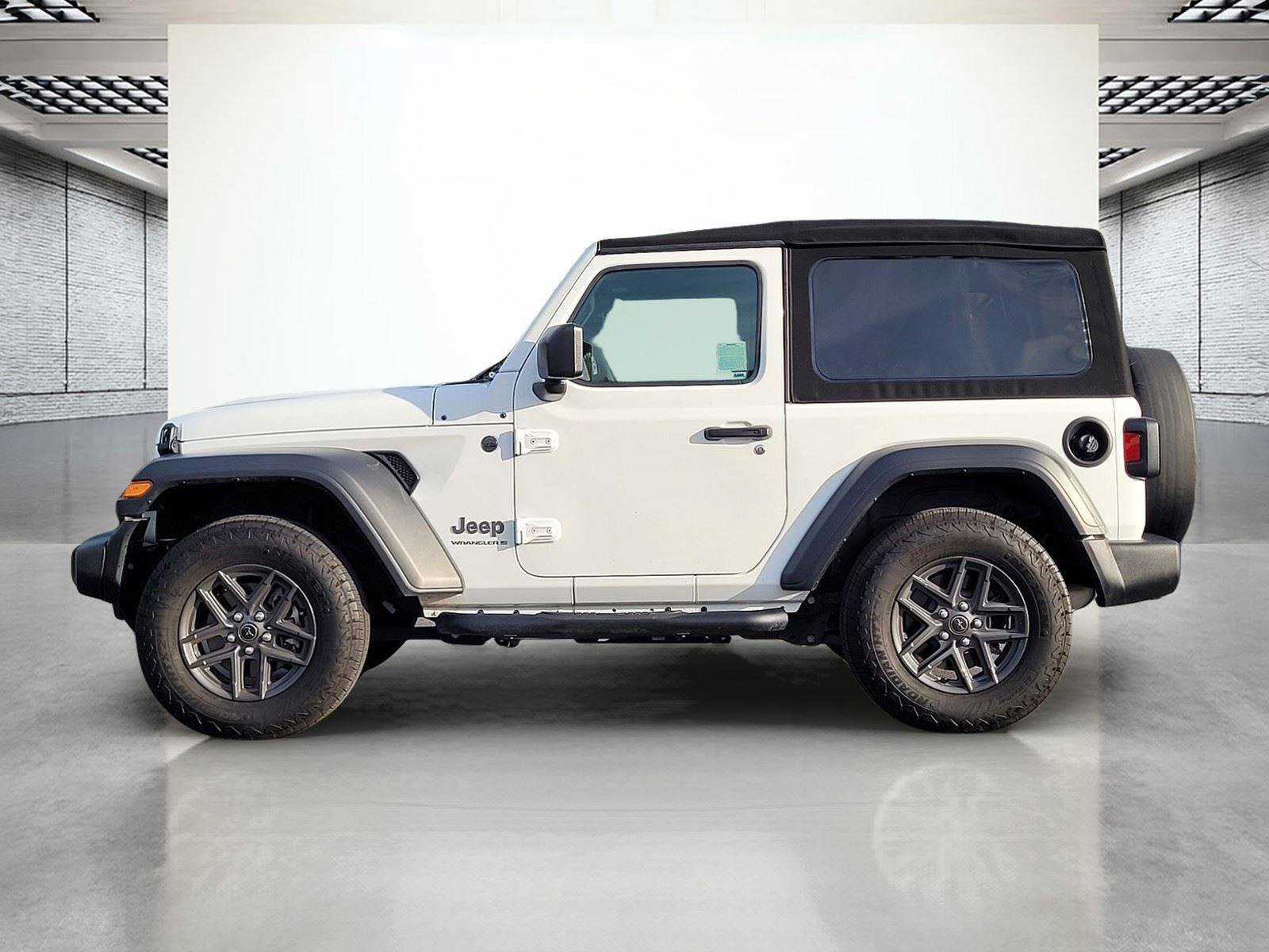 Used 2024 Jeep Wrangler Sport S image 9