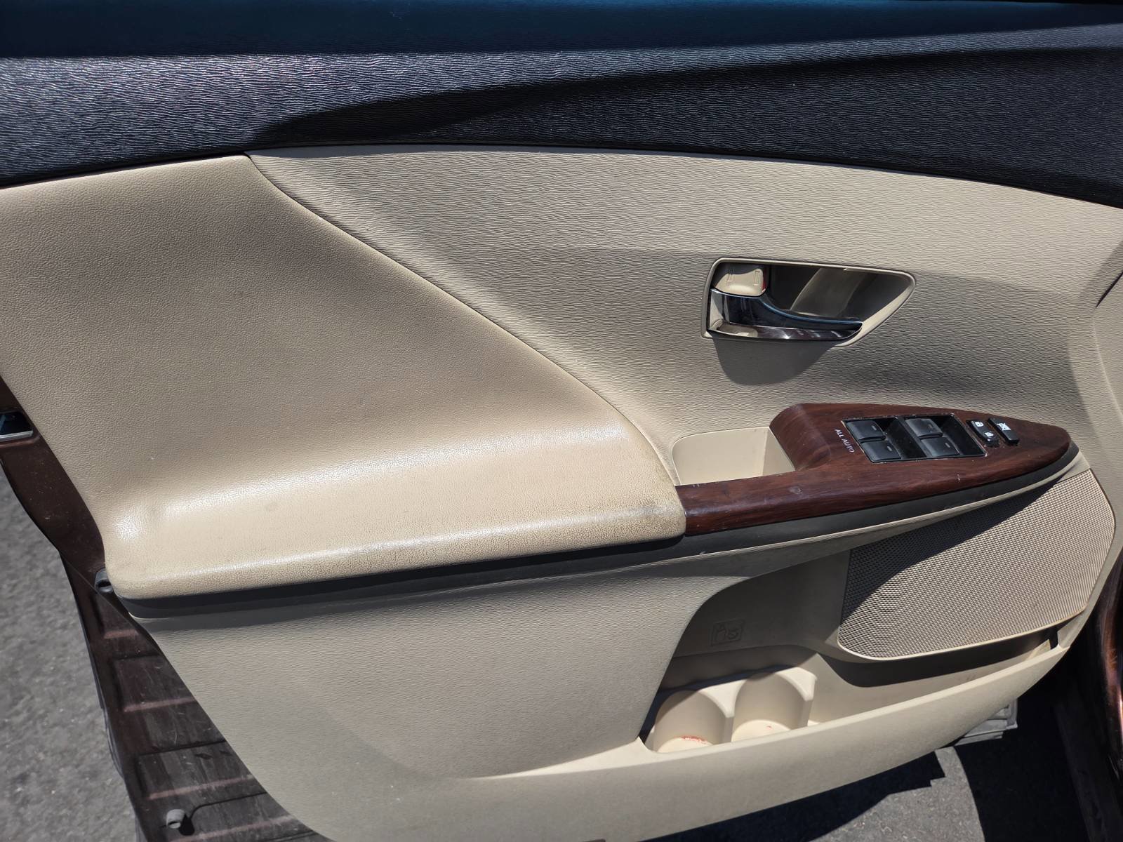 Used 2013 Toyota Venza XLE image 7