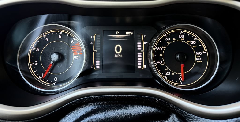 Used 2018 Jeep Cherokee Latitude FWD image 17