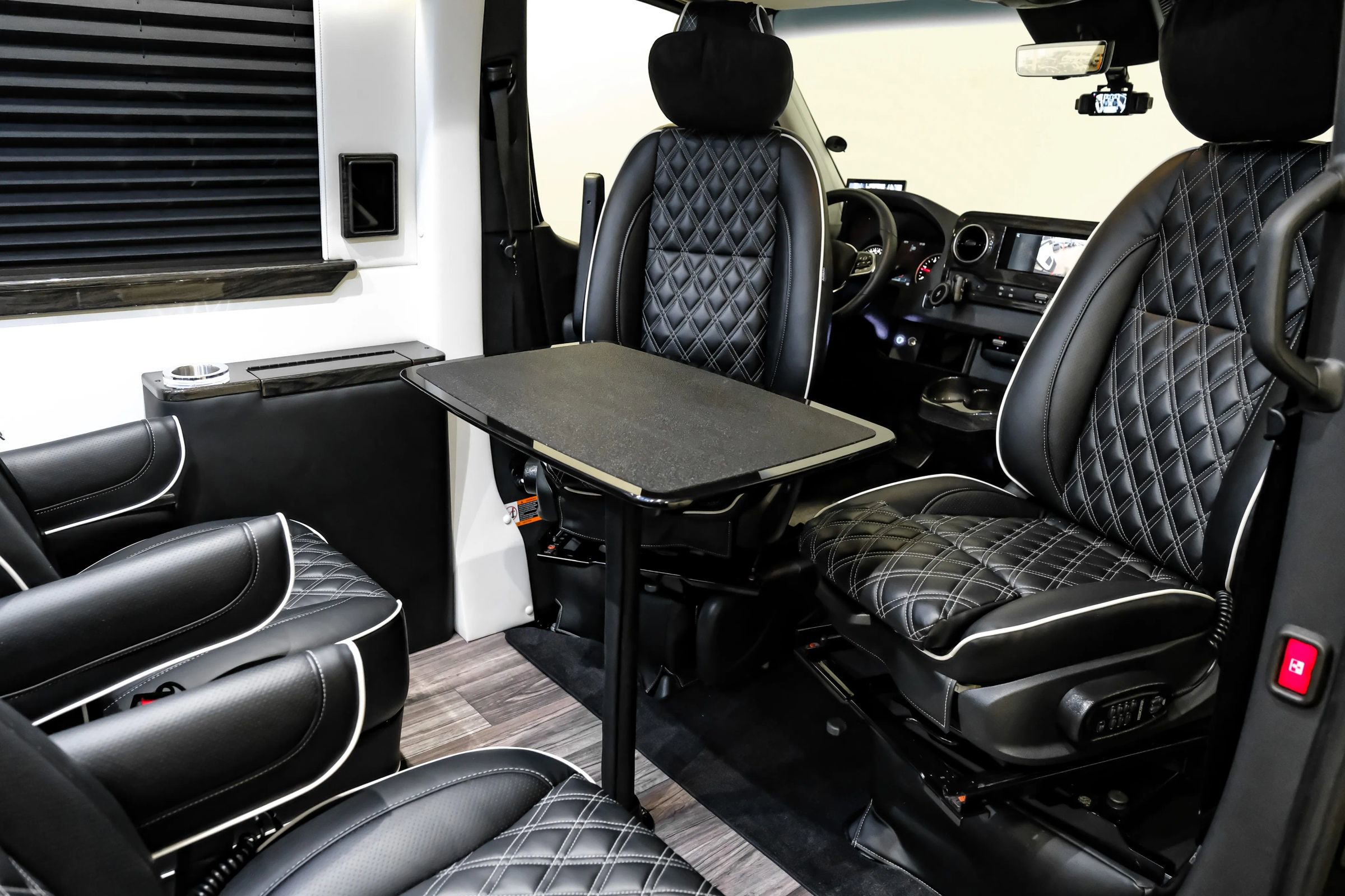 Used 2024 Mercedes-Benz Sprinter 3500 image 40