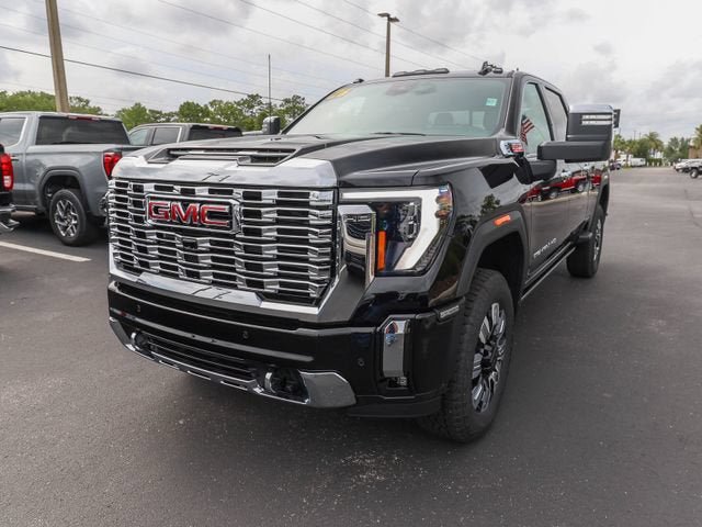 New 2026 GMC Sierra 2500 Denali w/ Denali Reserve Package AWD/4WD image 3