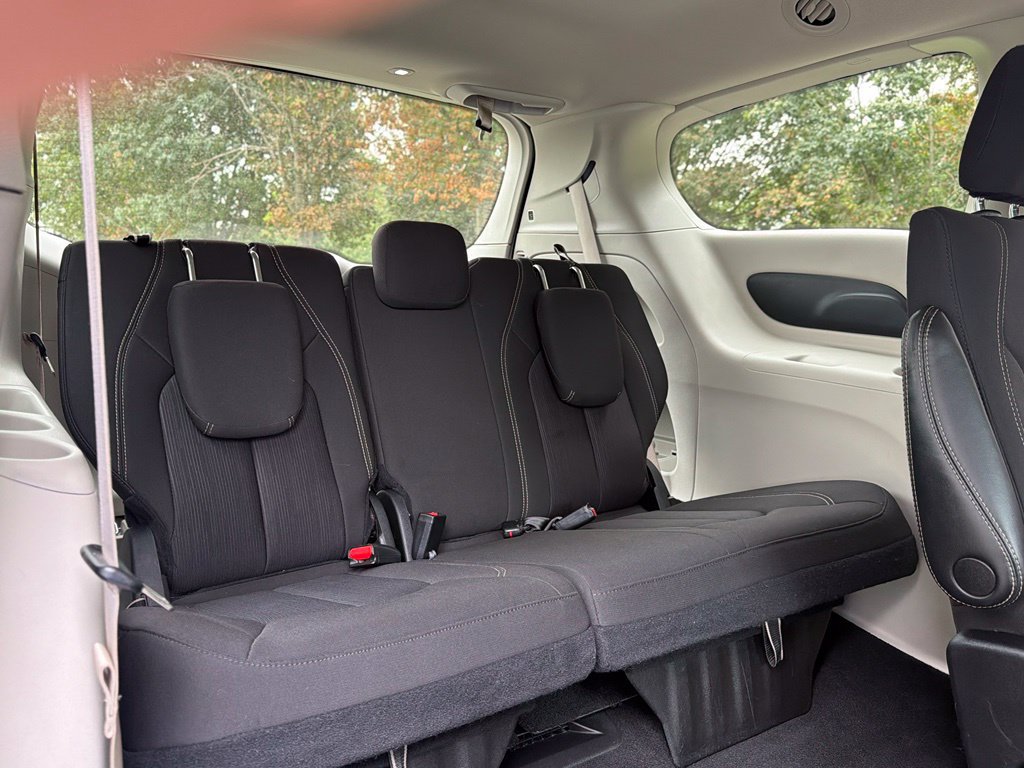 Used 2023 Chrysler Voyager LX FWD image 28